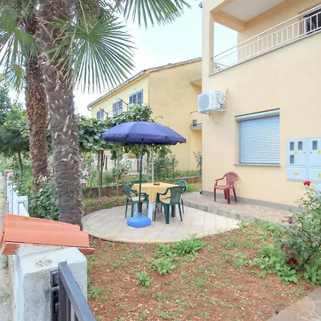 Vili Apartment *